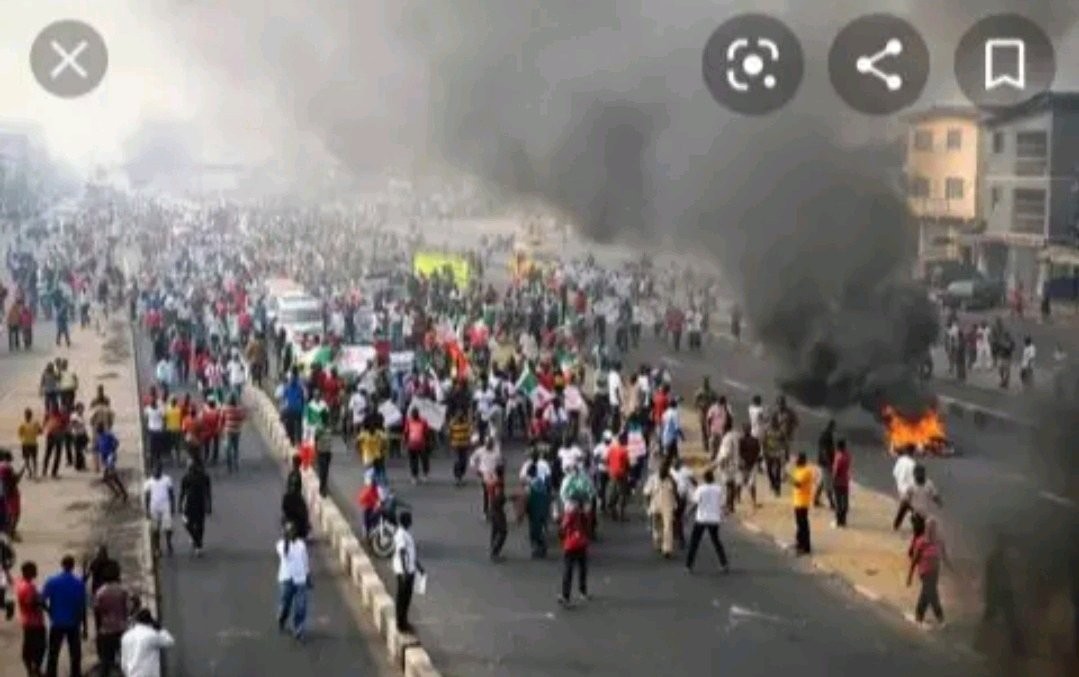 BREAKING: Protesters Set NCC Gatehouse Ablaze in Kano, Youths Vow to Storm Emir’s Palace in Bauchi [VIDEO]