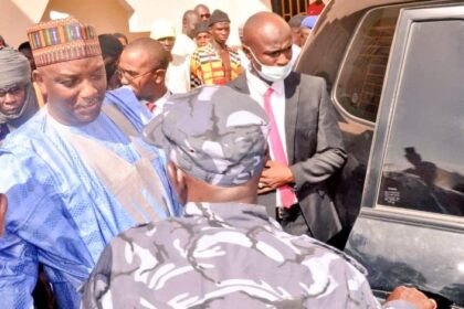 JUST IN: Buhari’s Minister Accused of N33Billion Fraud Collapses Outside Court Premises