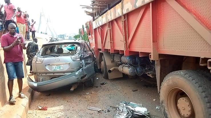 SAD ENDS: Many Feared Dead As Vehicle Crashes Into Anambra Market